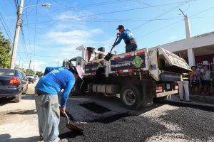 Trabajos de repavimentación estratégica avanzan en colonias y comisarías como parte de los Mega operativos a colonias, mejorando la movilidad y previniendo daños por lluvias.