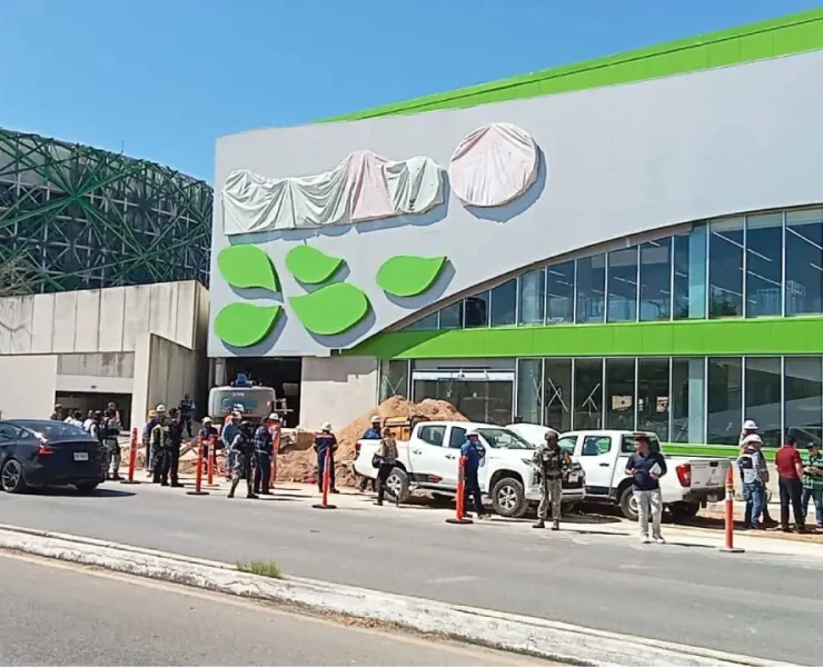 Movilización de cuerpos de emergencia por fuga de gas en la calle 60 Norte