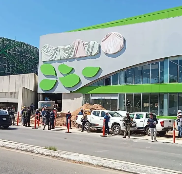 Movilización de cuerpos de emergencia por fuga de gas en la calle 60 Norte