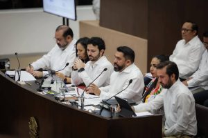 Comparecencia ante la LXIV Legislatura donde se destacó que las Obras con sentido social y las finanzas firmes consolidan el primer año del Renacimiento Maya.
