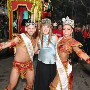 Un espectáculo masivo 40 mil asistentes abarrotan el Corso con Alegría y Magia