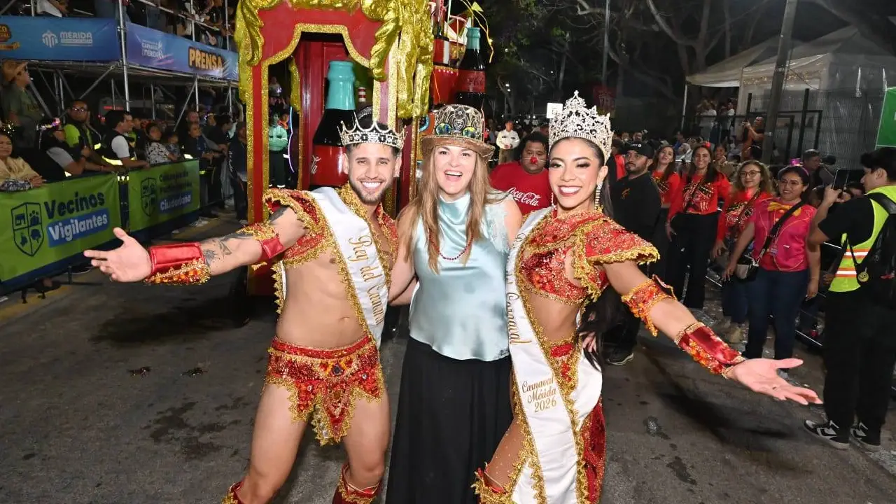 Un espectáculo masivo 40 mil asistentes abarrotan el Corso con Alegría y Magia