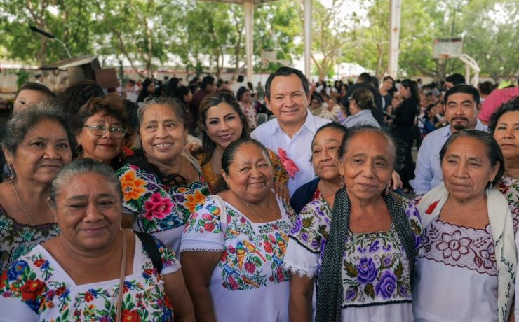 Apoyos históricos a más de 1,200 artesanas y artesanos transforman producción en Yucatán