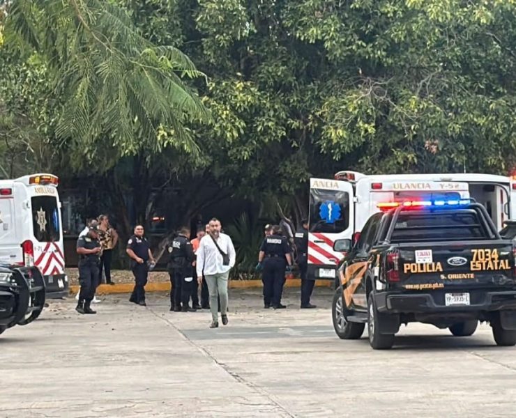 Estudiante de Conalep sufre fuerte caída desde segundo piso