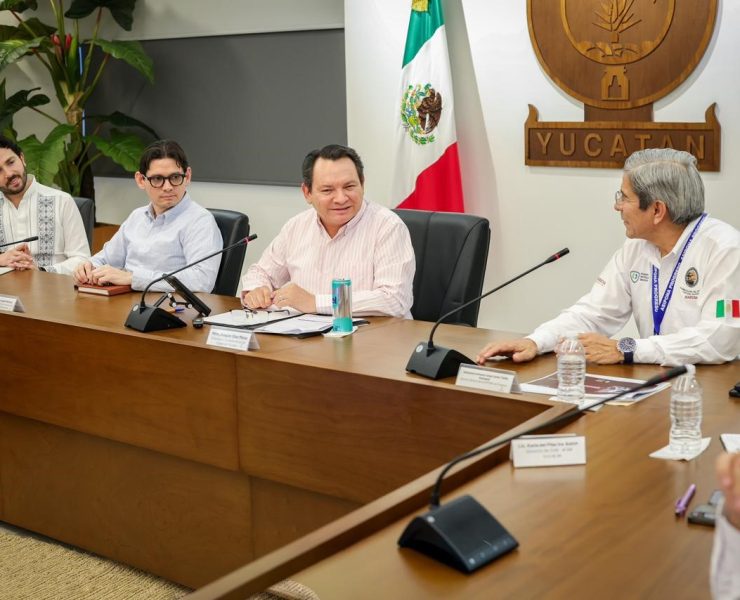 Gobierno y Asipona evalúan avances del Puerto de Progreso