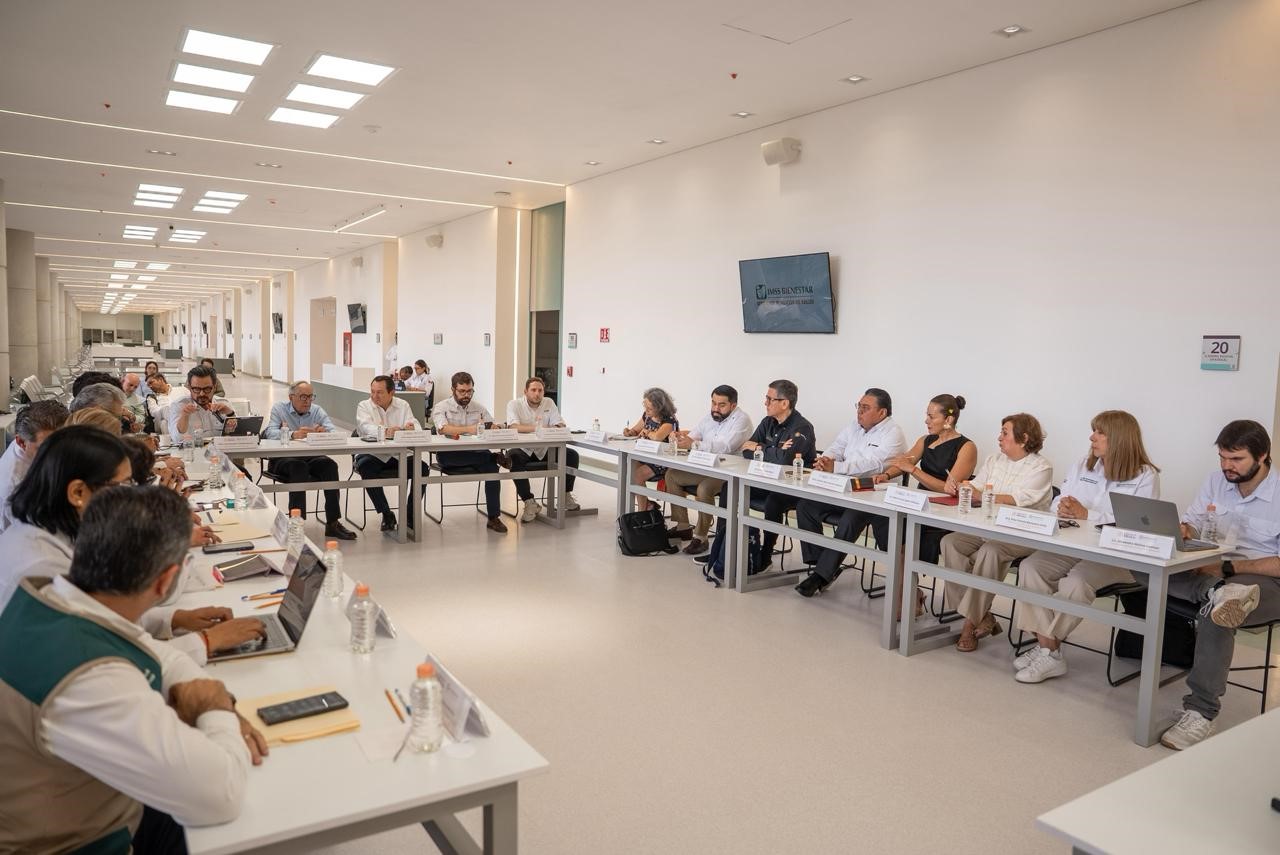 Gobiernos refuerzan coordinación para ampliar acceso a salud en Yucatán