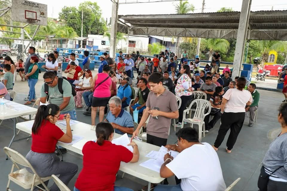 Licencias Rápidas: IMOVEQROO acerca trámites la comunidad de Javier Rojo Gómez