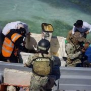 Marina captura pescadores furtivos con caracol rosado en costas yucatecas