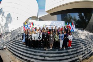 La senadora Verónica Camino Farjat destacó que La Paridad en el Senado ha transformado la toma de decisiones y fortalecido la defensa de los derechos de las mujeres en México.