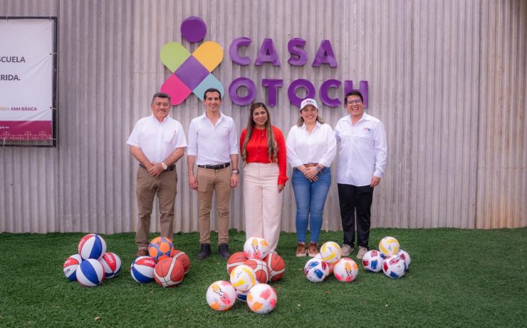 Rommel Pacheco inspira a jóvenes de Casa Otoch con charla motivacional