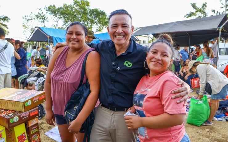 Tianguistas de Mérida reconocen a Sergio Vadillo como aliado cercano