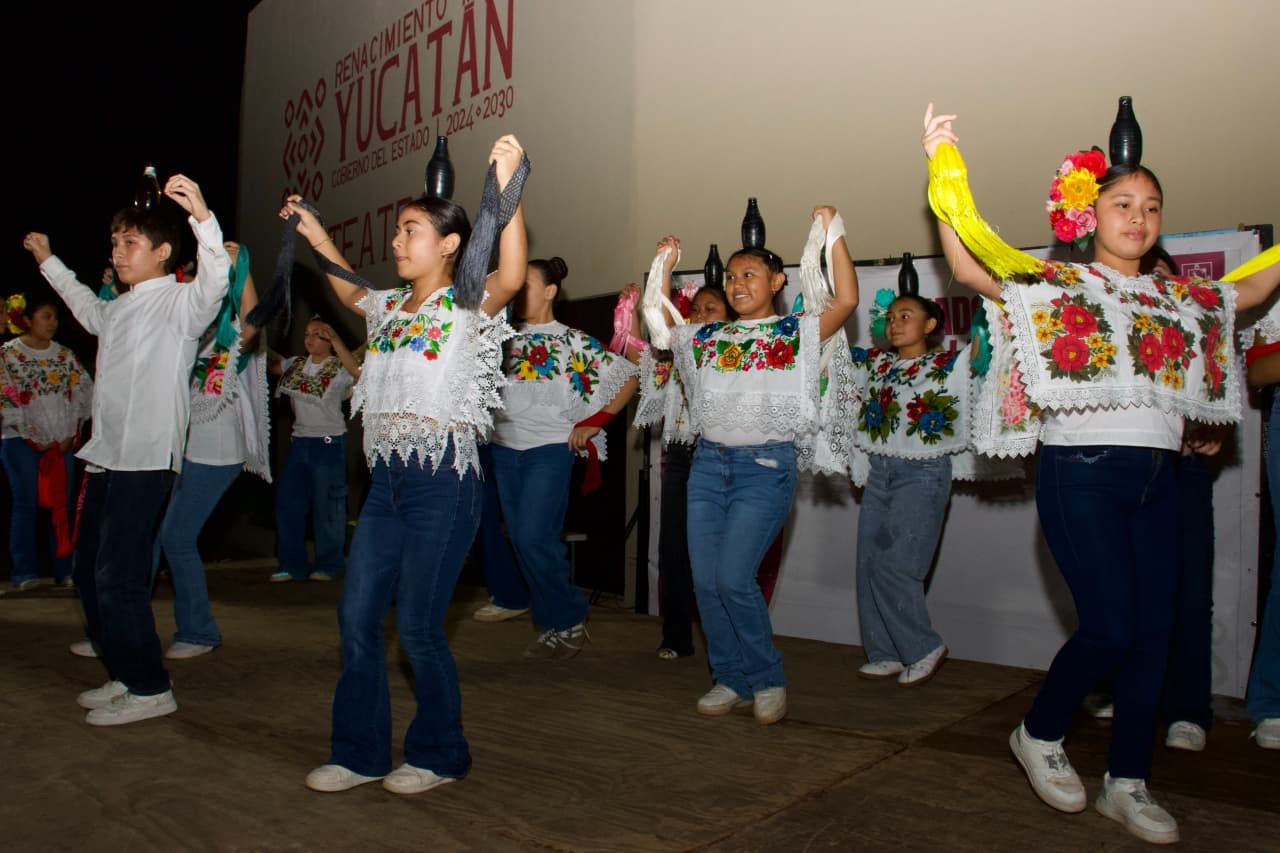 Tradición y Juventud brillan en Clausura del Modelo KAAB en Tekit