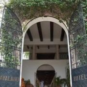 Juez federal devuelve hoteles Mayaland y The Lodge de Chichén Itzá a Rodolfo Rosas Moya tras nuevo giro judicial