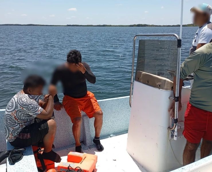 Buzos abandonados impacto altamar tras huida por Pesca Ilegal