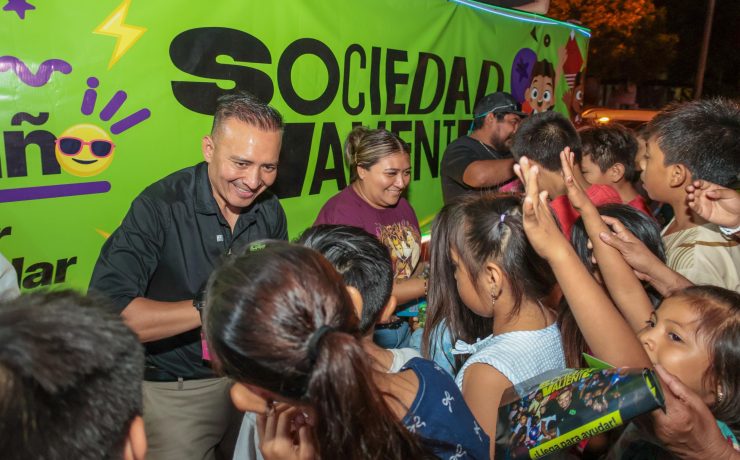 Caravana infantil de Sociedad Valiente llena de alegría a 47 comisarías meridanas