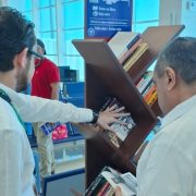 Descubre cómo “Lecturas al Vuelo” transforma el Aeropuerto de Mérida