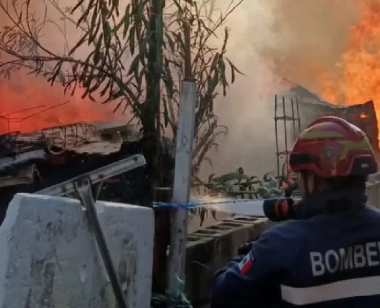 Incendio afectó siete viviendas en San Luis Dzununcán