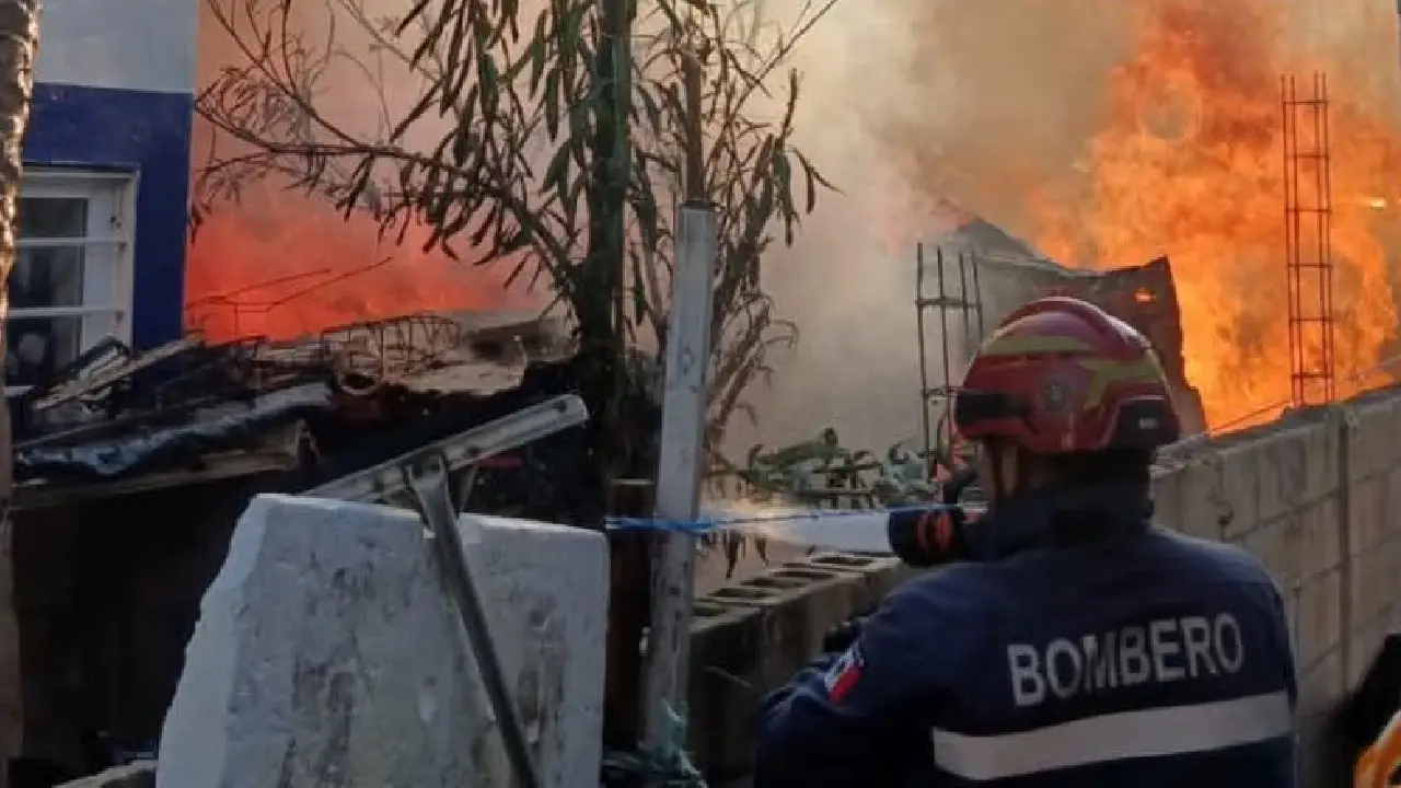 Incendio afectó siete viviendas en San Luis Dzununcán