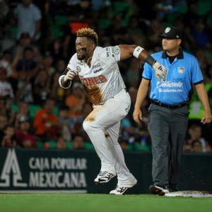 En una noche llena de emociones, Leones de Yucatán se llevó el primero de la serie en el Parque Kukulcán Álamo, encendiendo a la afición con un triunfo con garra y corazón.