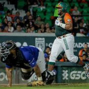 Leones triunfan y dominan en casa ante Olmecas 
