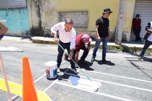 Implementan estrategias de urbanismo táctico como parte de la Seguridad vial en escuelas de Chuburná para proteger a los estudiantes.