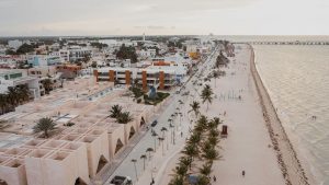 Atardecer en Playa Progreso, el lugar ideal para despedir los Últimos días de vacaciones con mar, brisa y buena comida.