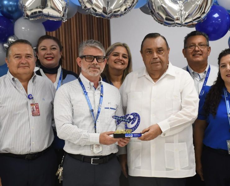 United Airlines celebra 100 años con gran evento en Mérida