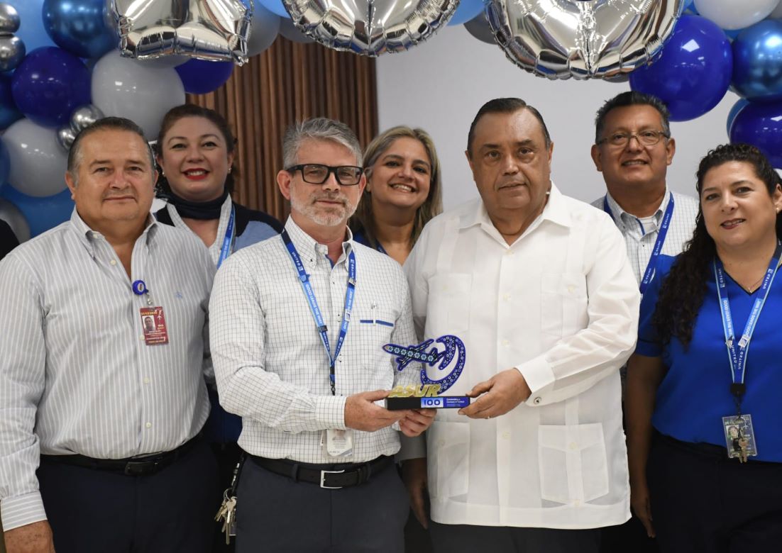 United Airlines celebra 100 años con gran evento en Mérida