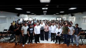 Estudiantes de la Universidad Mesoamericana de San Agustín participan en diálogo sobre el Desarrollo profesional de la juventud mexicana y las reformas que impulsan nuevas oportunidades.