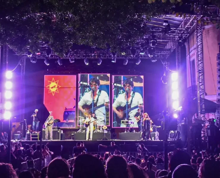 70 mil asistentes en la Noche Blanca disfrutaron una fiesta cultural histórica