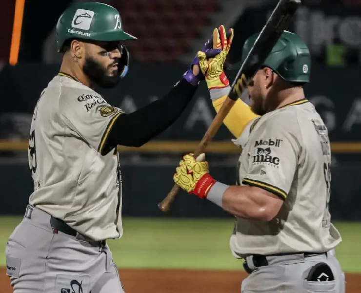 Bravos se adelantó en la serie con oportunismo ofensivo