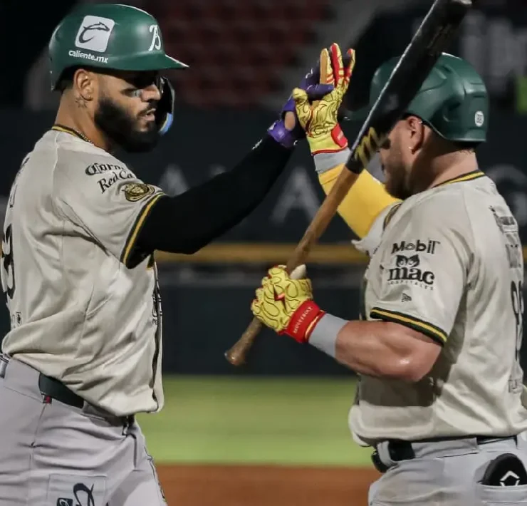Bravos se adelantó en la serie con oportunismo ofensivo