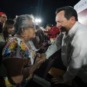 Gobierno de Yucatán atiende planteamientos de familias de Kanasín