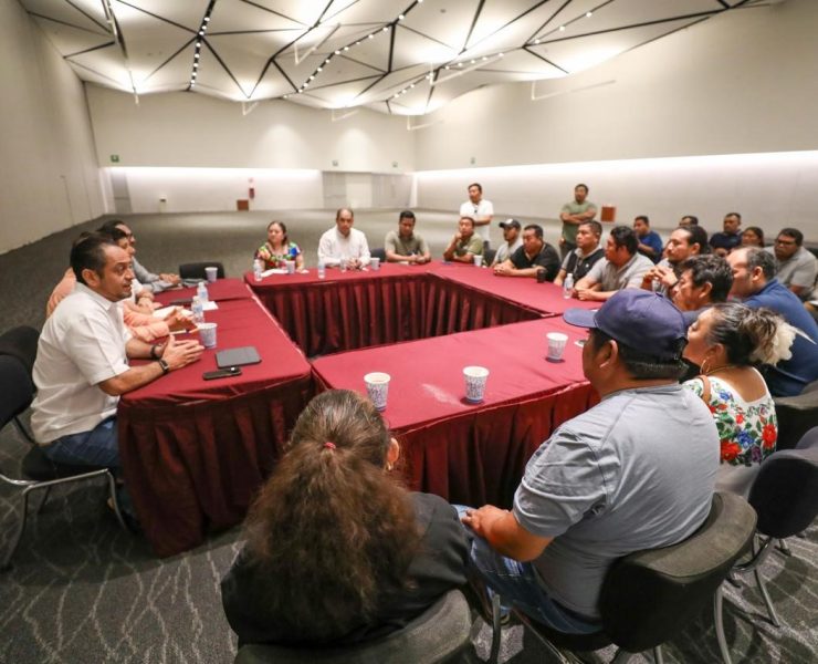 INAH y Gobierno de Yucatán abren diálogo permanente con artesanos y guías turísticos de Chichén Itzá