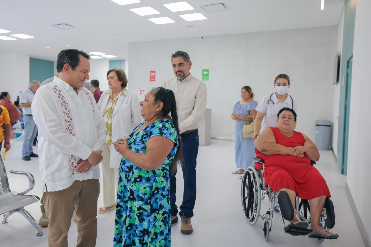 Hospital firme: Joaquín Díaz Mena garantiza atención médica pese lluvias intensas