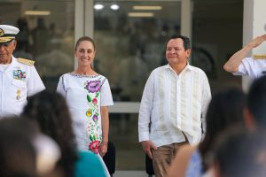 La Presidenta Claudia Sheinbaum y el Gobernador Joaquín Díaz Mena inauguraron el nuevo Hospital General Naval de Yucalpetén, fortaleciendo la atención médica en el puerto de Progreso.