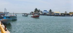 Elementos de rescate de la SSP localizaron sanos y salvos a los pescadores reportados como desaparecidos en aguas de Telchac Puerto.