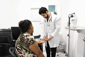 Primeros pacientes ya son atendidos en el nuevo Hospital O’Horán, donde el área de urgencias comenzó operaciones con modernos equipos médicos y atención especializada.