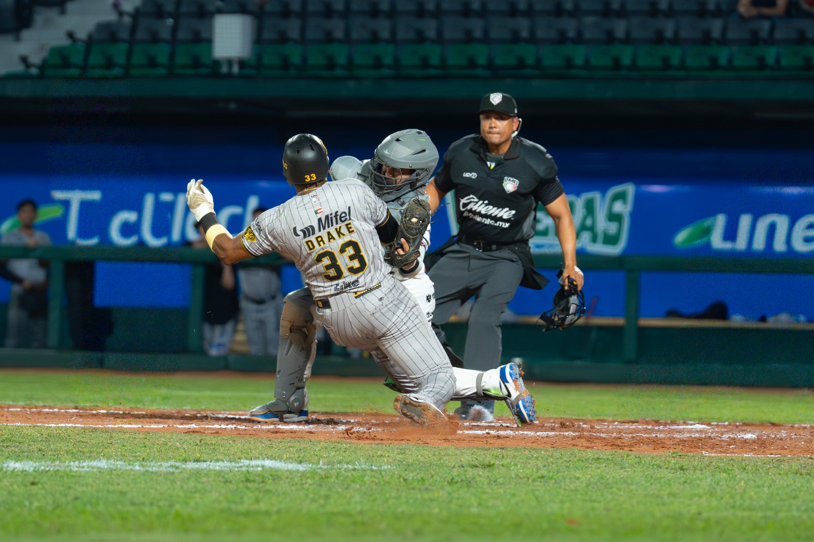 Olmecas asegura la serie ante Leones en dramático juego