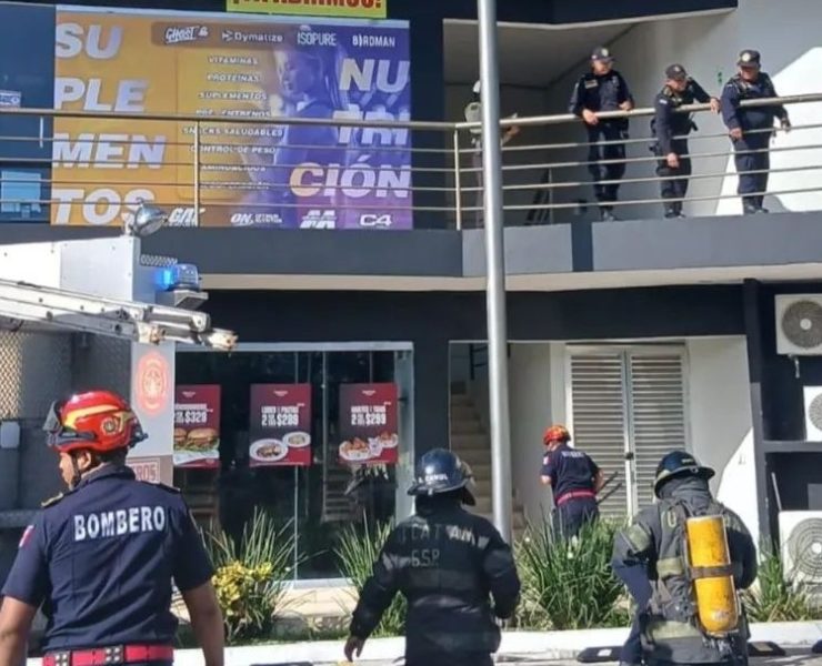 Cortocircuito desata movilización de Bomberos en Plaza Ateneum Hoy