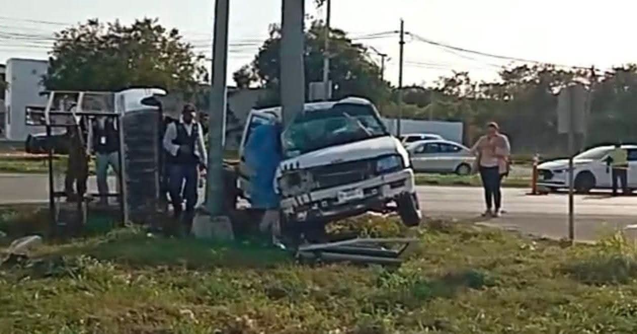 Fatal accidente: Dos personas pierden la vida en el Periférico de Mérida