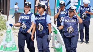 La limpieza y conservación de playas contribuye a proteger la biodiversidad marina, fortalecer el turismo sustentable y mejorar la calidad de vida de las comunidades costeras de Yucatán.