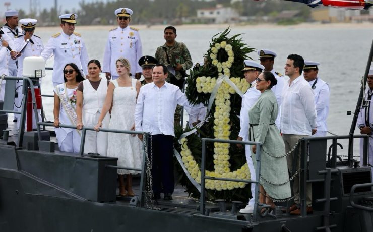 Joaquín Díaz Mena encabeza emotivo homenaje en el Día de la Marina