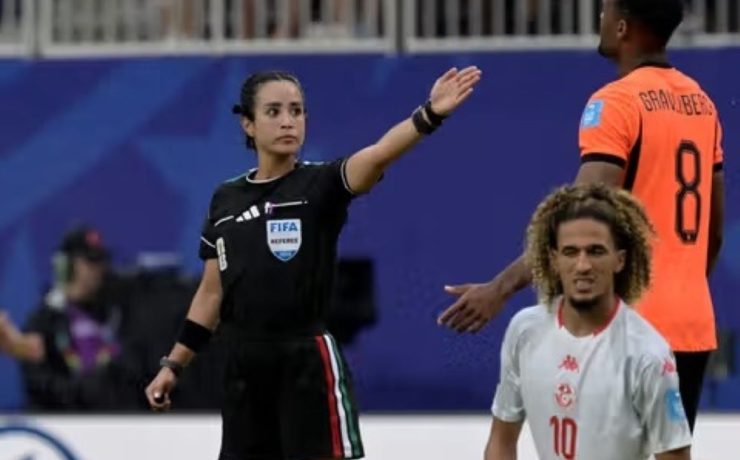 Katia Itzel García hizo historia al debutar como árbitra central en el partido Túnez vs Países Bajos