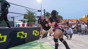 La segunda edición de Lucha Valiente llevó emoción, espectáculo y entretenimiento al Parque Los Colores, donde la comunidad de Chenkú respondió con una gran asistencia.