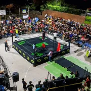 La Lucha libre llegó a Chenkú y reunió a decenas de familias