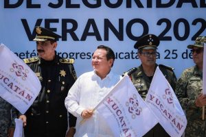 El gobernador Joaquín Díaz Mena dio el banderazo de inicio al Operativo Vacacional Verano 2026, con el que el Gobierno del Renacimiento Maya refuerza la seguridad para garantizar unas Vacaciones de Verano Seguras en Yucatán.
