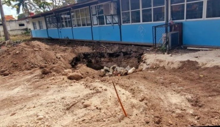 Socavones en escuela primaria de Ticul generan alarma entre padres de familia
