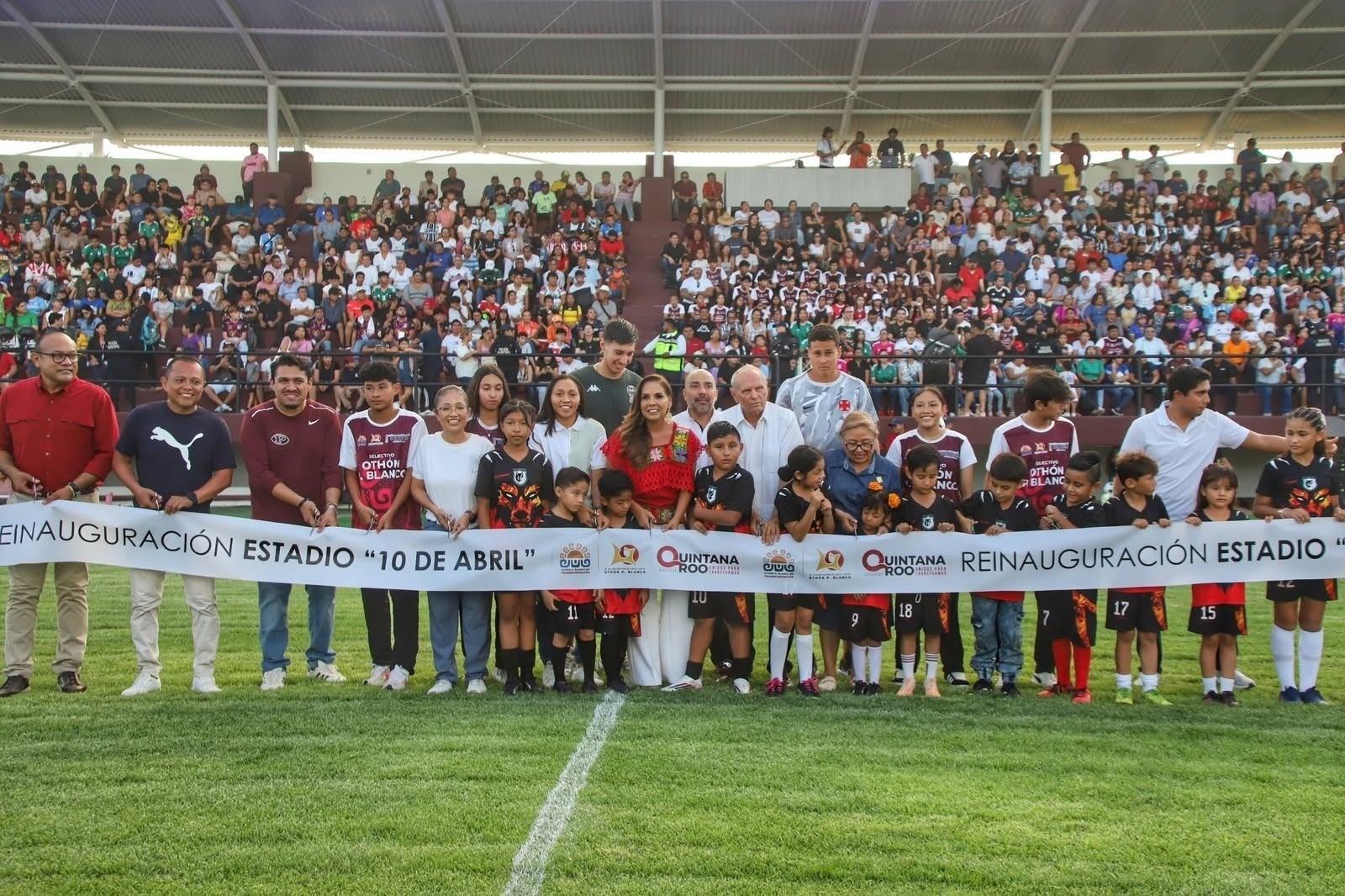 Renace un ícono: Chetumal vibra con el regreso del Estadio 10 de Abril y la pasión por el fútbol