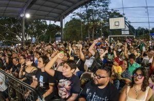 Cerca de 800 personas disfrutaron de una emocionante función de lucha libre en la colonia Serapio Rendón, donde el deporte y el entretenimiento se convirtieron en un punto de encuentro para las familias de Mérida.
